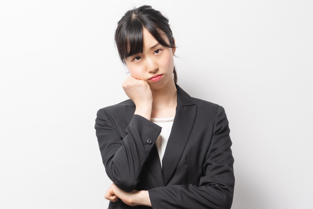 社内ヘルプデスクとは？「聞かれる前に答える」仕組みで業務効率アップ！